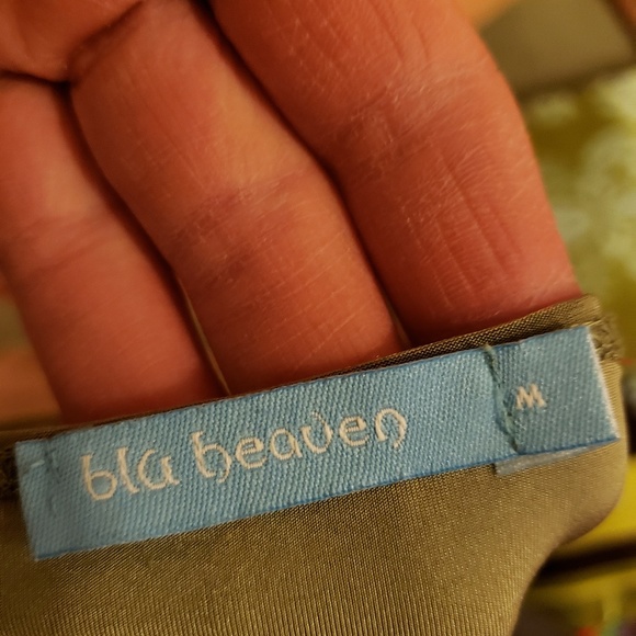 Chartreuse and lace camisole - Picture 4 of 4